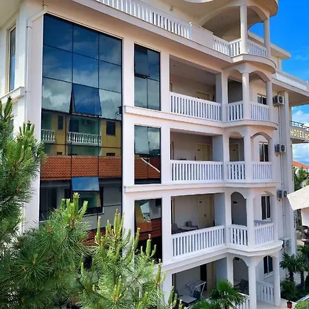 Erol Hotel Velipojë